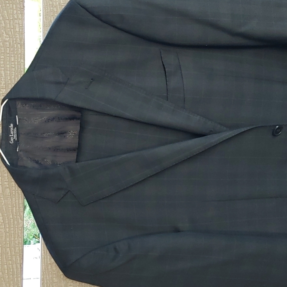 Guy‎ Laroche 100% Wool men's Complete suit size 38R Black Plaid
